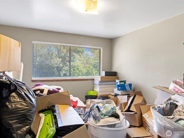 216 S 173rd Place, Burien WA 98148