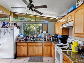 216 S 173rd Place, Burien WA 98148