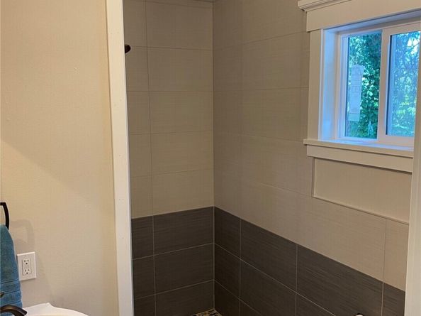 216 S 173rd Place, Burien WA 98148