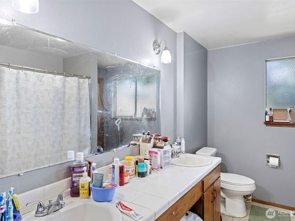 216 S 173rd Place, Burien WA 98148