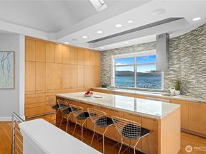 2819 E Lake Sammamish Parkway NE, Sammamish WA 98074