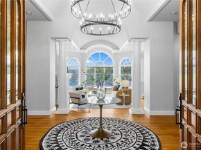 2819 E Lake Sammamish Parkway NE, Sammamish WA 98074