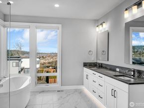 1113 N 39th Court, Renton WA 98056