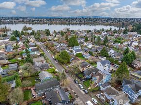 713 B N 70th Street, Seattle WA 98103