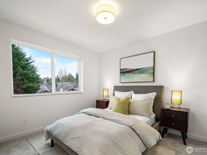 713 B N 70th Street, Seattle WA 98103