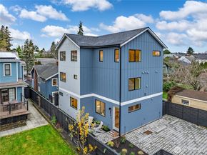 713 B N 70th Street, Seattle WA 98103