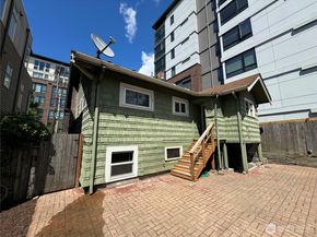 811 NE 66th Street, Seattle WA 98115