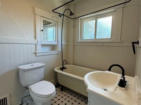 811 NE 66th Street, Seattle WA 98115