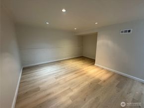 811 NE 66th Street, Seattle WA 98115