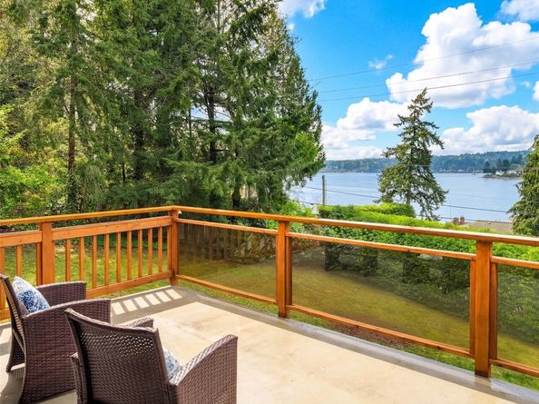 8121 SW 222nd Place, Vashon WA 98070