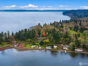 8121 SW 222nd Place, Vashon WA 98070