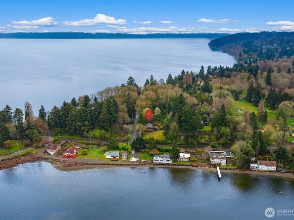 8121 SW 222nd Place, Vashon WA 98070