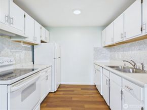 11002 SE Petrovitsky Road I102, Renton WA 98055
