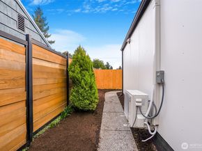 7934 20th Avenue SW, Seattle WA 98106
