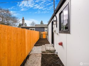 7934 20th Avenue SW, Seattle WA 98106