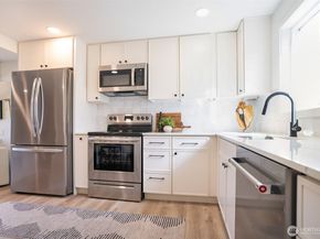 7934 20th Avenue SW, Seattle WA 98106
