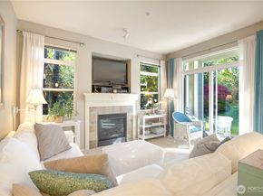 538 241st Lane SE, Sammamish WA 98074