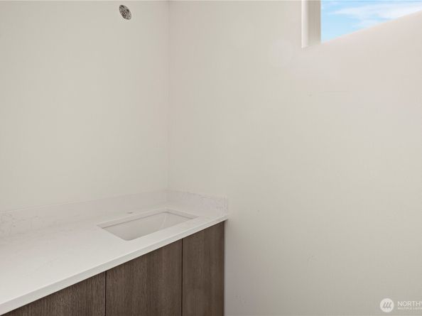 2228 A NW 60th Street, Seattle WA 98107