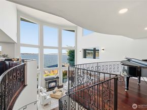 17714 SE 40th Place, Bellevue WA 98008