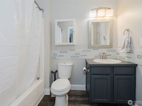 1325 SE Casandra Loop, Port Orchard WA 98366