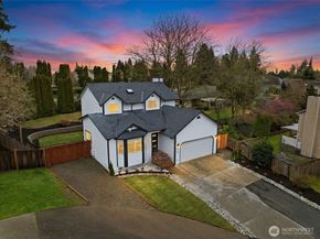 8828 NE 152nd Street, Kenmore WA 98028
