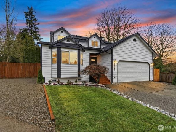 8828 NE 152nd Street, Kenmore WA 98028