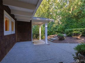 2635 109th Place NE, Bellevue WA 98004