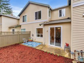 12530 Admiralty Way H102, Everett WA 98204