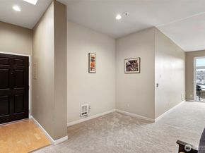 1504 Aurora Ave N 504, Seattle WA 98109