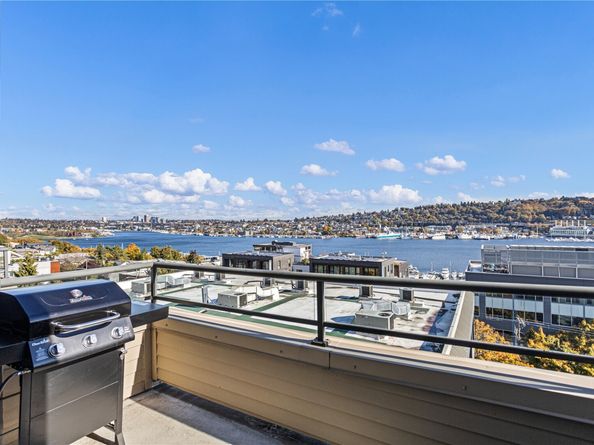 1504 Aurora Ave N 504, Seattle WA 98109