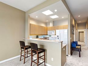 1504 Aurora Ave N 504, Seattle WA 98109