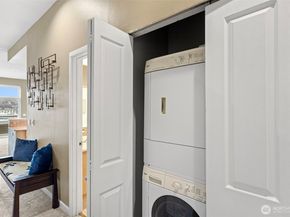 1504 Aurora Ave N 504, Seattle WA 98109