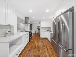 11903 NE 142nd Place, Kirkland WA 98034