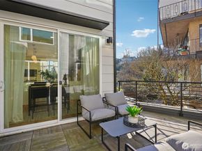 515 Howe A, Seattle WA 98109