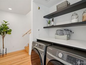 515 Howe A, Seattle WA 98109