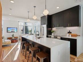 515 Howe A, Seattle WA 98109