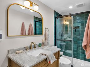 15528 186th Avenue NE, Woodinville WA 98072