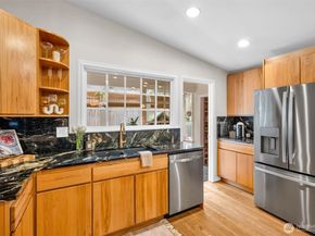 15528 186th Avenue NE, Woodinville WA 98072