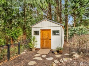 15528 186th Avenue NE, Woodinville WA 98072