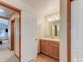 907 196th Place SW, Lynnwood WA 98036