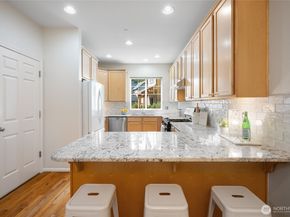 10790 221st Lane NE 28, Redmond WA 98053