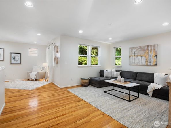 10790 221st Lane NE 28, Redmond WA 98053