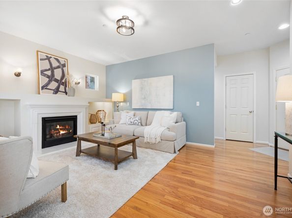 10790 221st Lane NE 28, Redmond WA 98053
