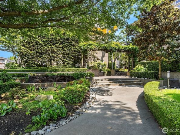 122 S State Street 207 E, Kirkland WA 98033