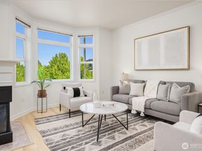 122 S State Street 207 E, Kirkland WA 98033