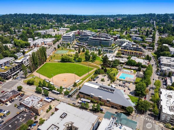 122 S State Street 207 E, Kirkland WA 98033