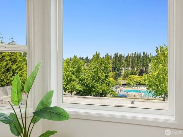 122 S State Street 207 E, Kirkland WA 98033