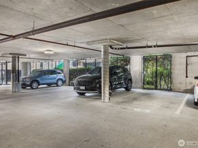 122 S State Street 207 E, Kirkland WA 98033