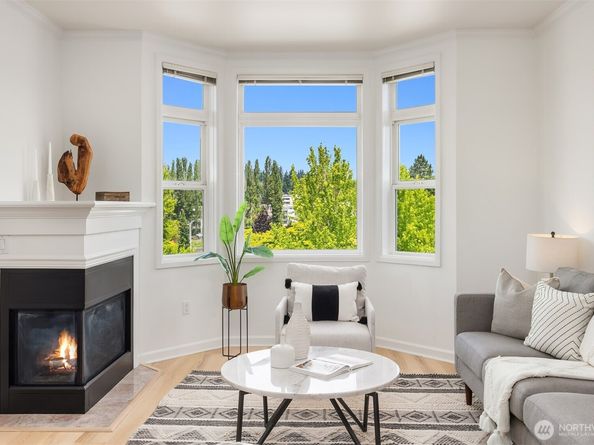 122 S State Street 207 E, Kirkland WA 98033