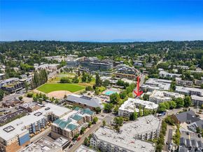 122 S State Street 207 E, Kirkland WA 98033